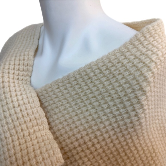 Canada Goose x Robert Mackie of Scotland 🇬🇧 Wool Knit Infinity Scarf – Cream - Picture 5 of 11